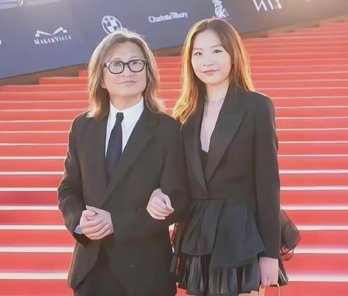 比亚迪老板女儿参加巴黎名媛舞会,她打扮贵气,长相像爸爸王传福(组图) - 10