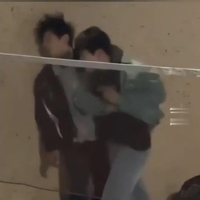 打演员、洁癖到病态，周姓女星被曝耍大牌，童瑶、胡先煦是受害者（组图） - 32