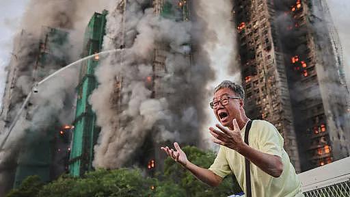 香港大埔宏福苑大火幸存者:第一次觉得死亡和我有关(组图) - 2