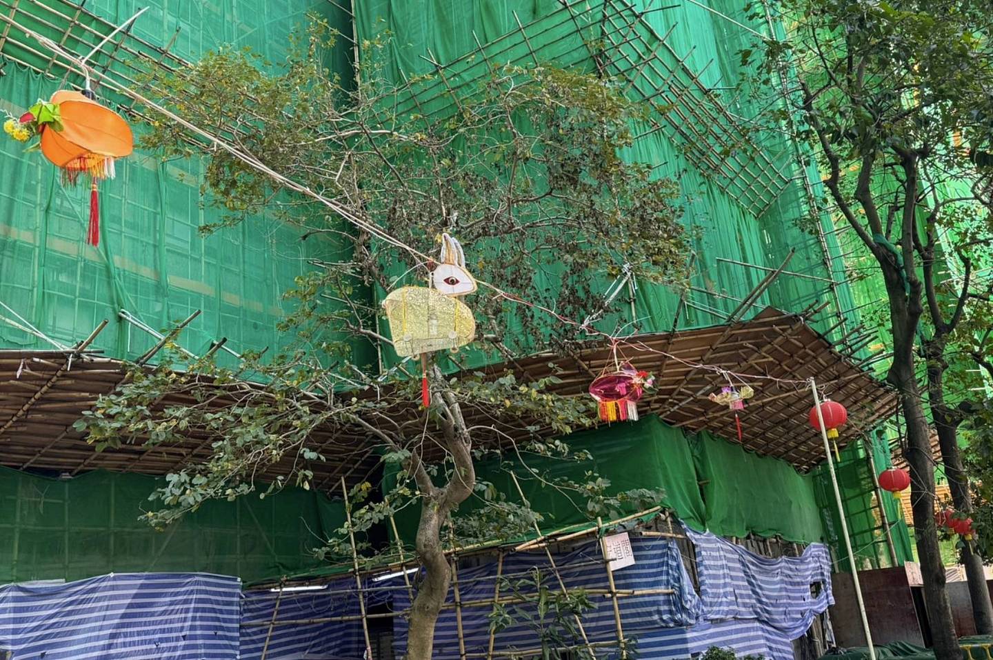 香港居民回忆火灾前细节：泡沫胶封窗，老人常昏睡（组图） - 6