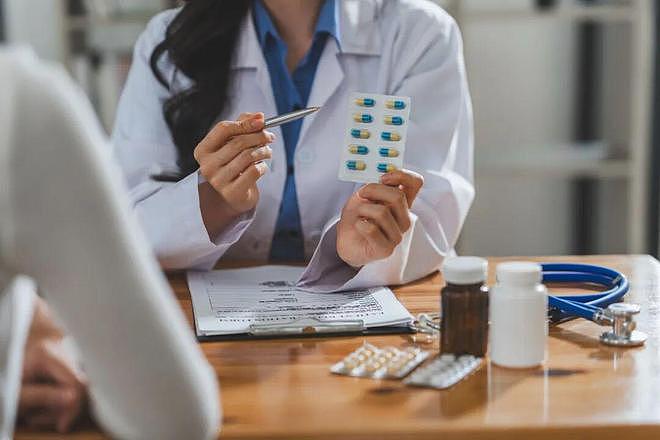 女生转卖吃剩的药品成“贩毒”，被上海警方敲门搜查懵了（组图） - 8