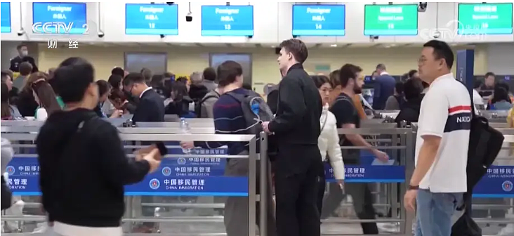 中国入境申报重大升级；新阿大开启注册；阿德迎来全球首航（组图） - 2