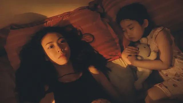 “这是魔鬼之手”：大热新片再议关于左撇子的多种迷思（组图） - 4