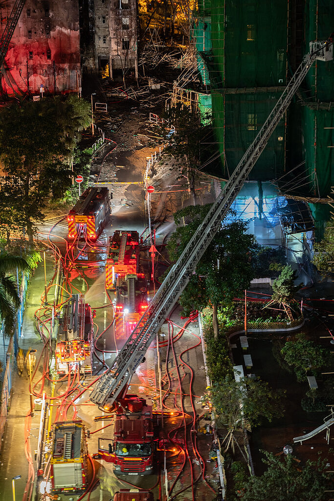 宏福苑致命大火考验北京对香港统治（组图） - 1