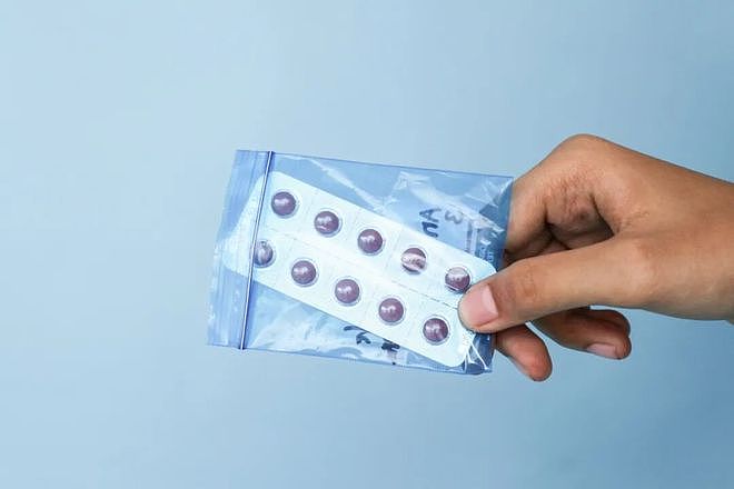 女生转卖吃剩的药品成“贩毒”，被上海警方敲门搜查懵了（组图） - 6