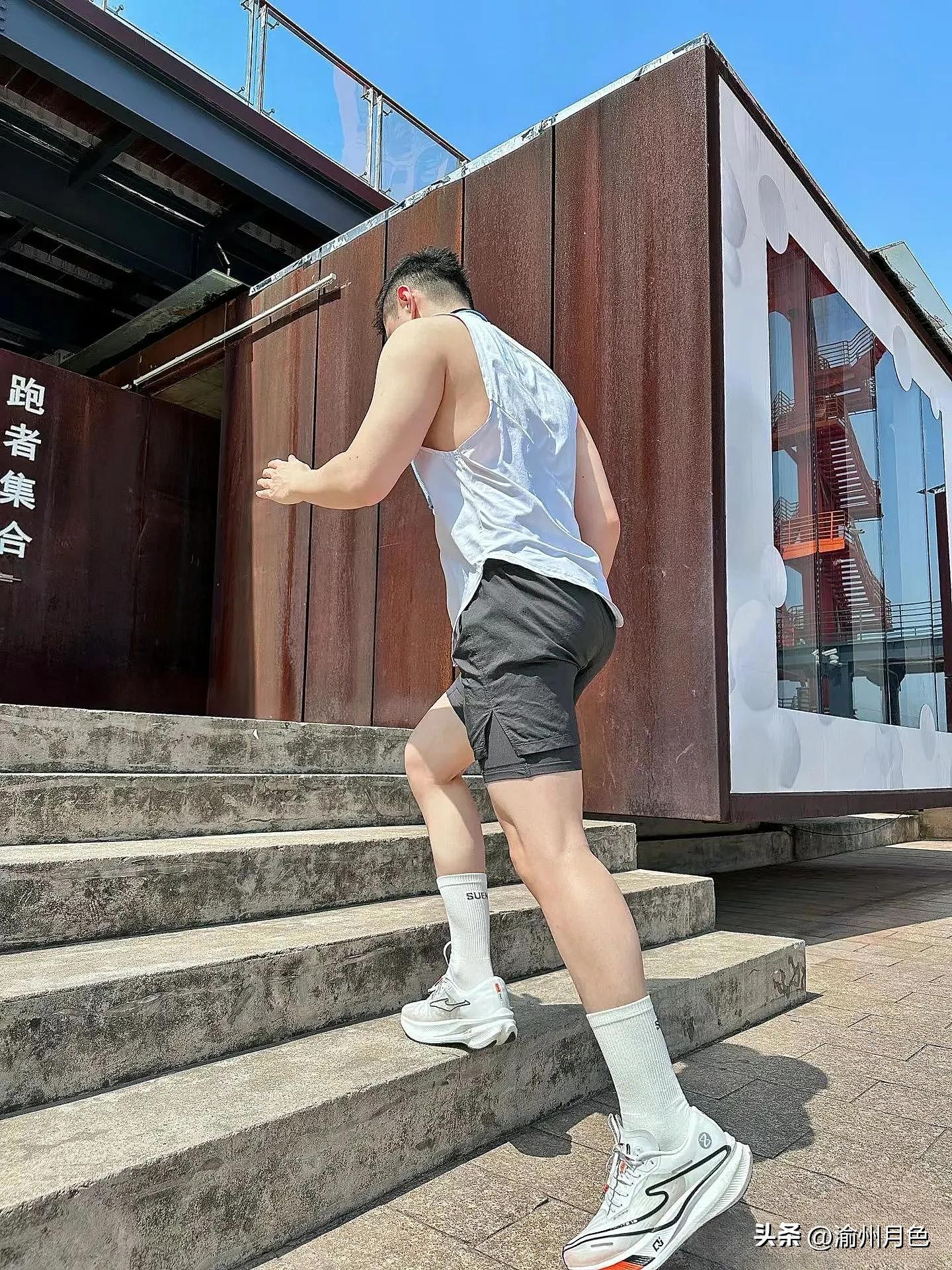 【帅哥】冷白皮肌肉帅哥，白白香香的真好看（组图） - 21