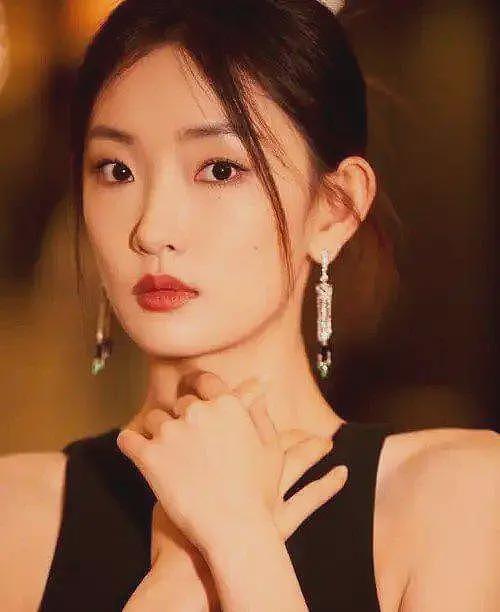 打演员、洁癖到病态，周姓女星被曝耍大牌，童瑶、胡先煦是受害者（组图） - 33