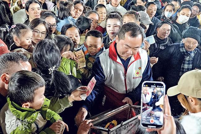 被香港大火吓坏！中国国务院悬赏举报（图） - 1