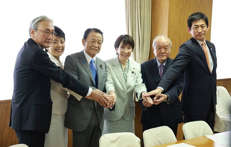 日本国内风向突变!高市早苗曝出竞选丑闻,幕后大佬却选择了隐身(组图) - 2
