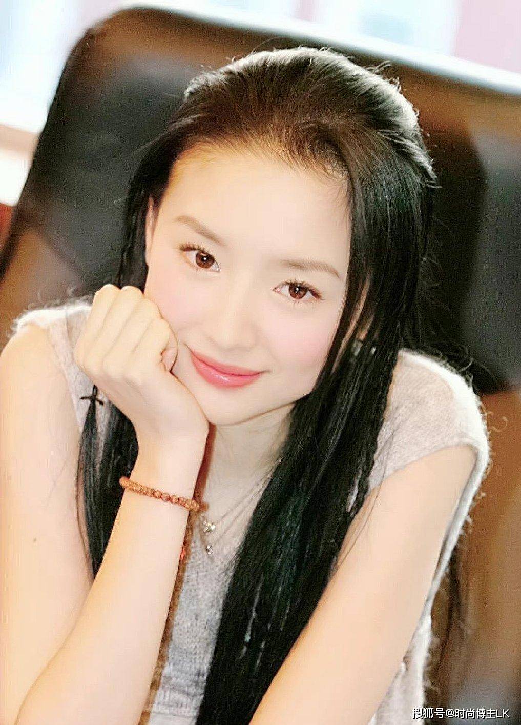 45岁董洁被喊“阿姨”破防了！直言：震惊程度不亚于喊她奶奶（组图） - 17