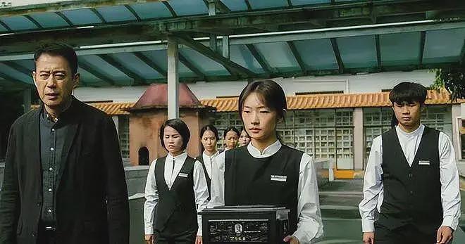 打演员、洁癖到病态，周姓女星被曝耍大牌，童瑶、胡先煦是受害者（组图） - 11