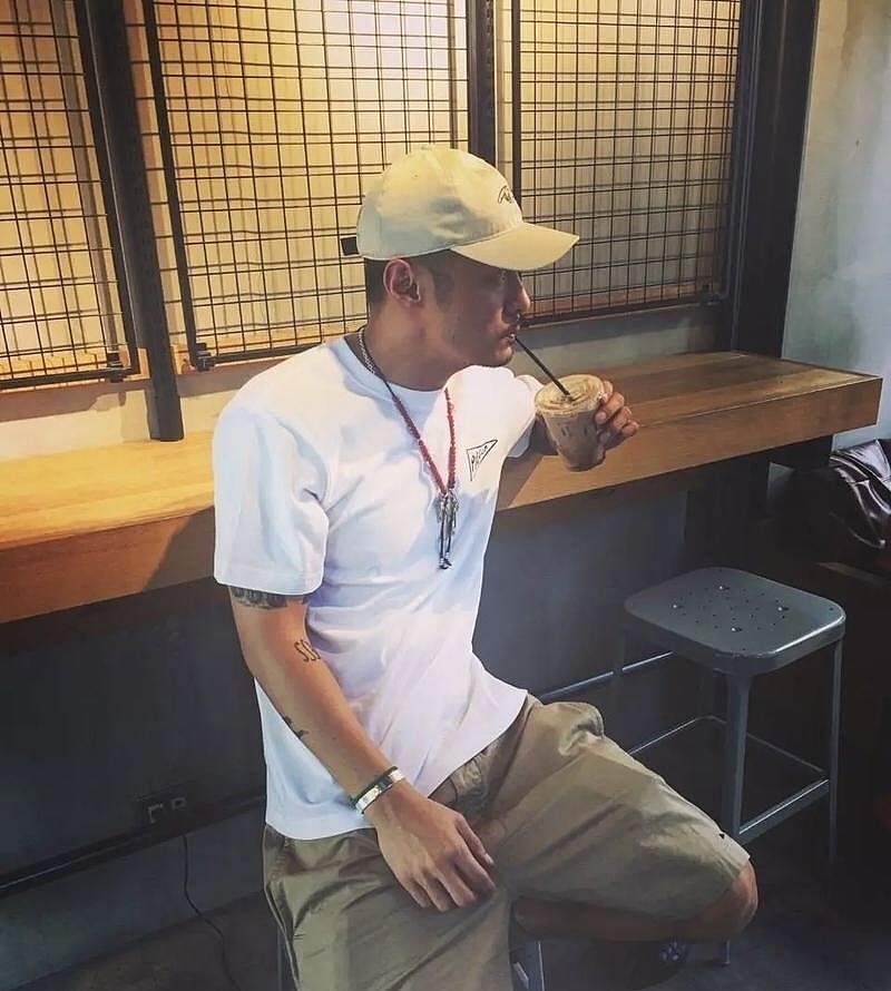 知名港星晒照被指贪图享乐！急速删除仍陷入争议，婚后变超级奶爸（组图） - 5