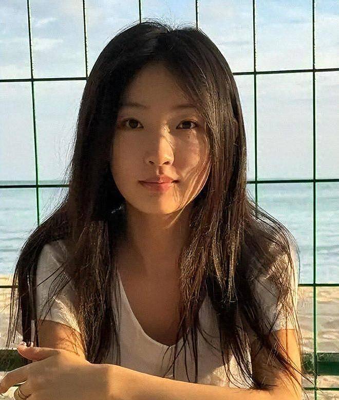 打演员、洁癖到病态，周姓女星被曝耍大牌，童瑶、胡先煦是受害者（组图） - 1