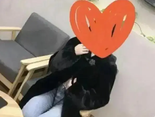 土豪女老师穿2.8万貂皮大衣上课，惨被家长举报（组图） - 2