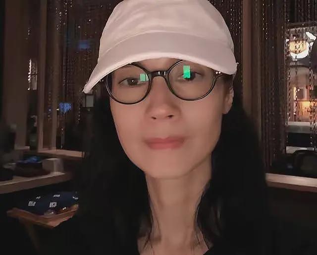 她认干爹，拍风月片，靠山去世后沦为服务员，最终成为妥妥笑话（组图） - 5