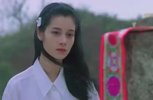 她认干爹，拍风月片，靠山去世后沦为服务员，最终成为妥妥笑话（组图） - 2