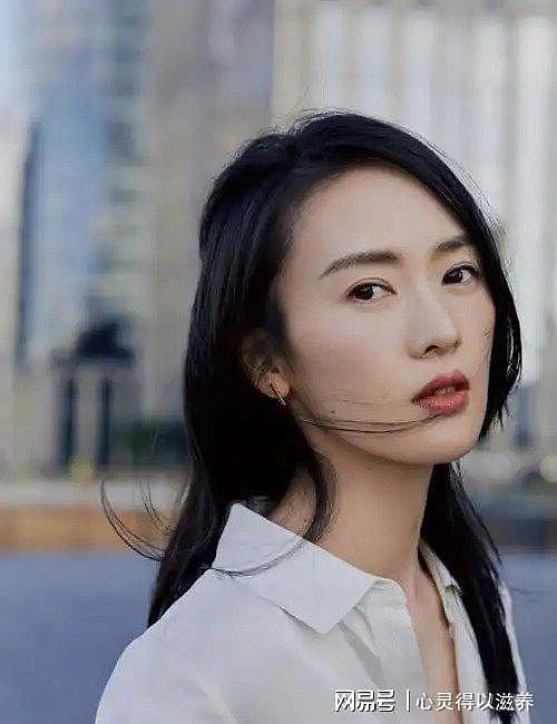 打演员、洁癖到病态,周姓女星被曝耍大牌,童谣、胡先煦是受害者(组图) - 19
