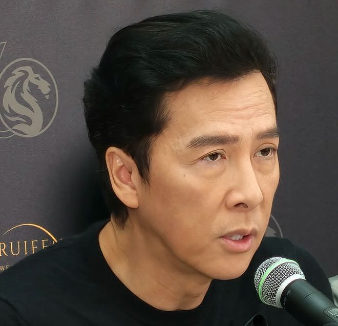甄子丹风波后首露面，脸色苍白眼袋很重，受影响过往黑历史被扒出（组图） - 1
