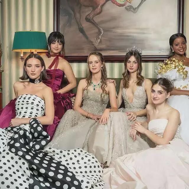 比亚迪老板女儿参加巴黎名媛舞会,她打扮贵气,长相像爸爸王传福(组图) - 6