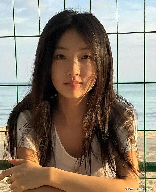 打演员、洁癖到病态,周姓女星被曝耍大牌,童谣、胡先煦是受害者(组图) - 1