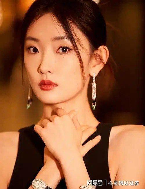 打演员、洁癖到病态,周姓女星被曝耍大牌,童谣、胡先煦是受害者(组图) - 26