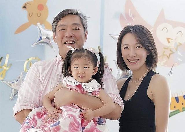 TVB前女星坐头等舱出行,嫁大25岁富豪,在法国拥有豪华庄园(组图) - 9