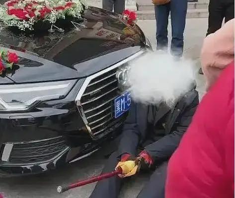 山东新娘盖头被扯下后续：大妈正脸曝光，知情人透露原因，太离谱（组图） - 19