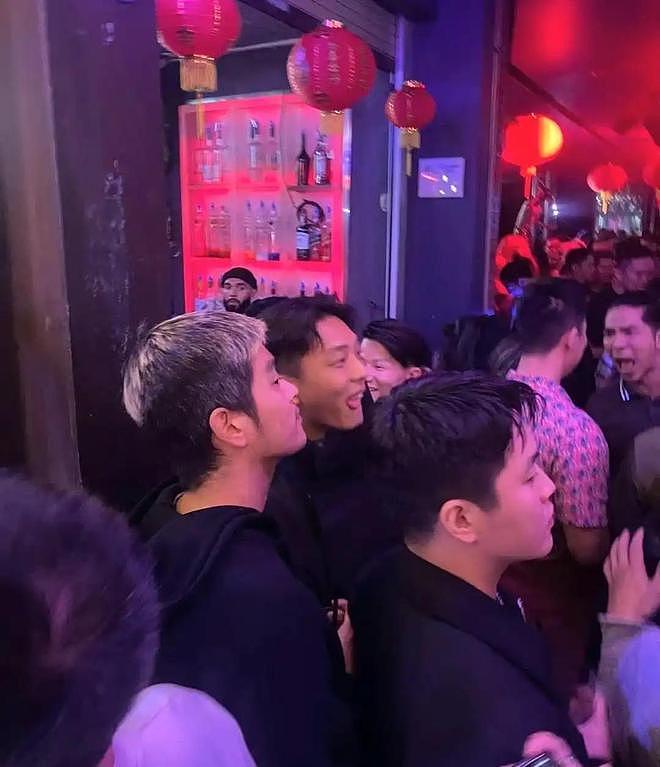 刘亚仁现身上海酒吧,与多位男性搂搂亲亲,风波后彻底放飞自我(组图) - 5