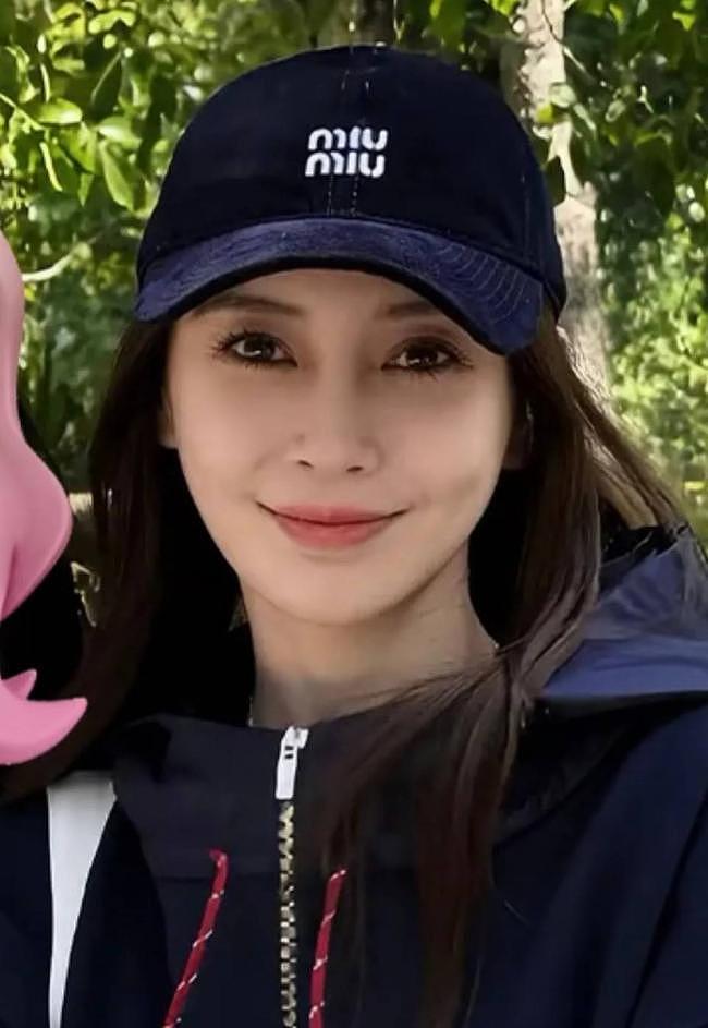 杨颖近照状态堪忧，经纪人评论区沦陷（组图） - 4