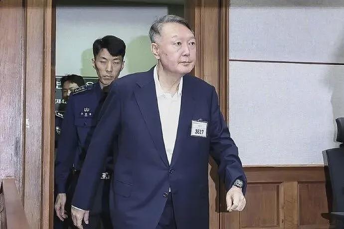 尹锡悦超过全斗焕,被评为韩国“史上最差前总统”(组图) - 5