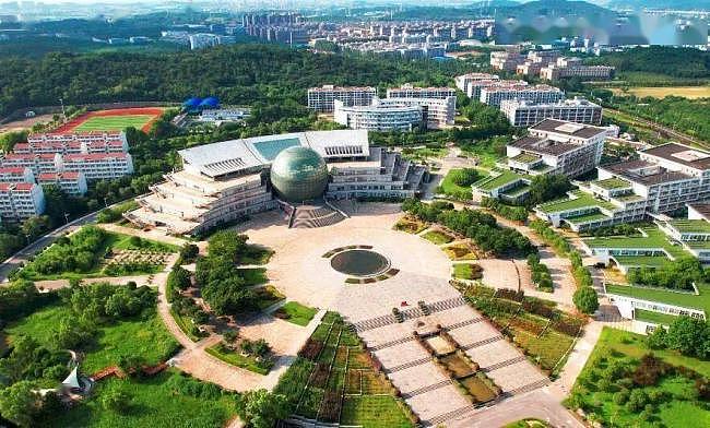 江苏臭名昭著的4所大学,连人民日报都点名(组图) - 2