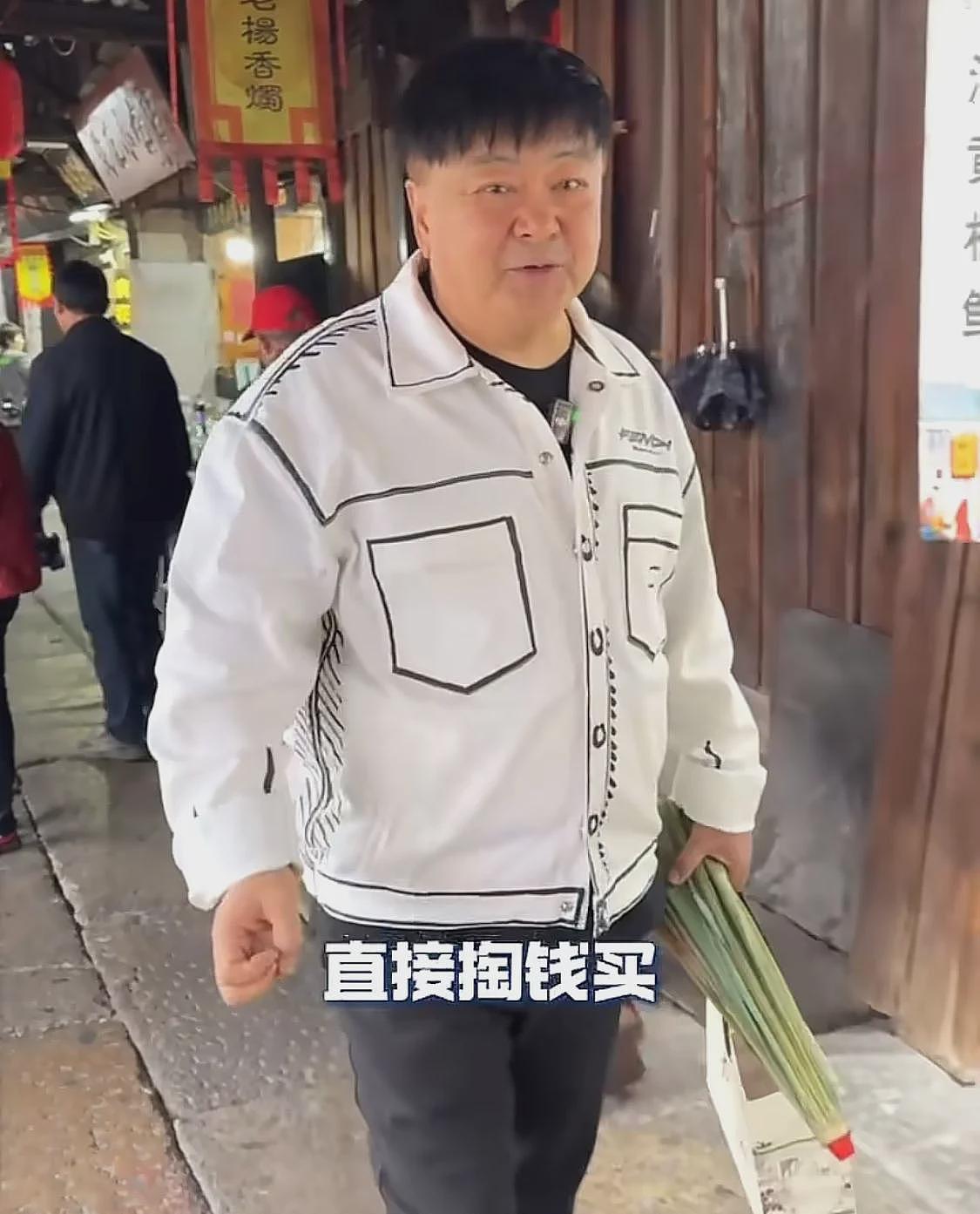 “不买不给试,试试5块”!摊主老太太直接让绍兴文旅白干一年(组图) - 16