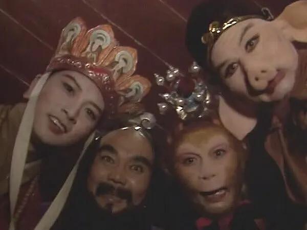 “50块帆布包配3000块包挂”！现在年轻人这样出门（组图） - 9