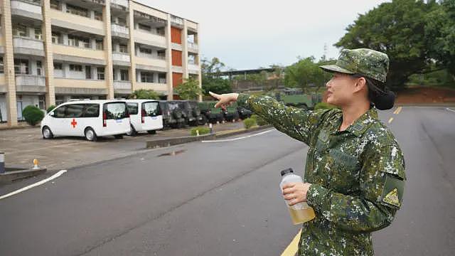 开战车的女人：台湾军队性别平等了吗（组图） - 7
