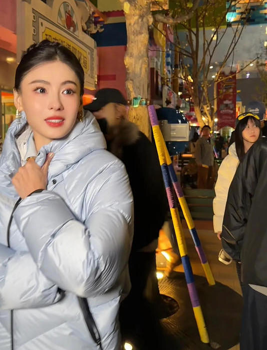 45岁张柏芝现身上海!网友惊呼:“哪像孩子妈...”(组图) - 2
