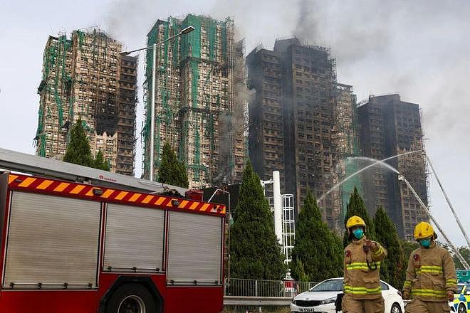 房间、楼梯间、走廊、天台都发现了遗体，100个失联个案界定为“无法追查”，香港火灾搜救细节公布（组图） - 2