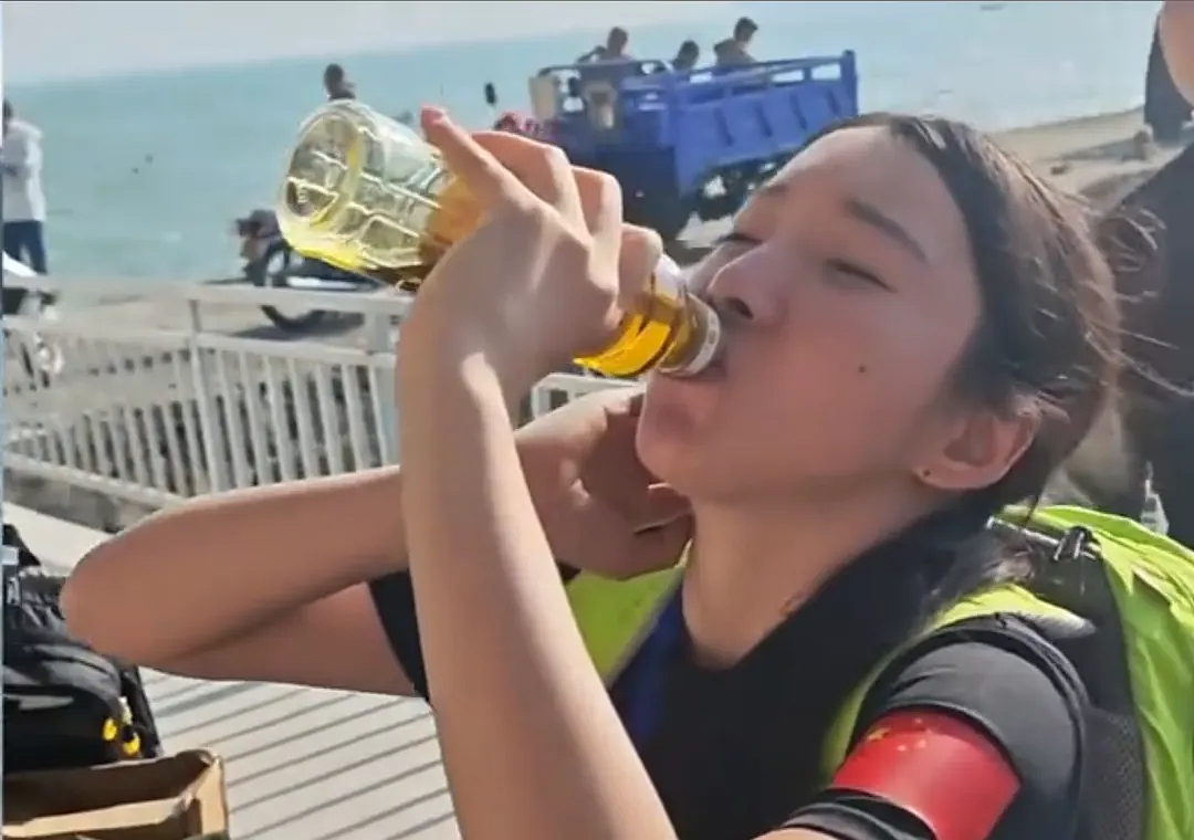 全国都在照抄张家界办“荒野求生”，这失控场面让人越看越害怕（组图） - 14