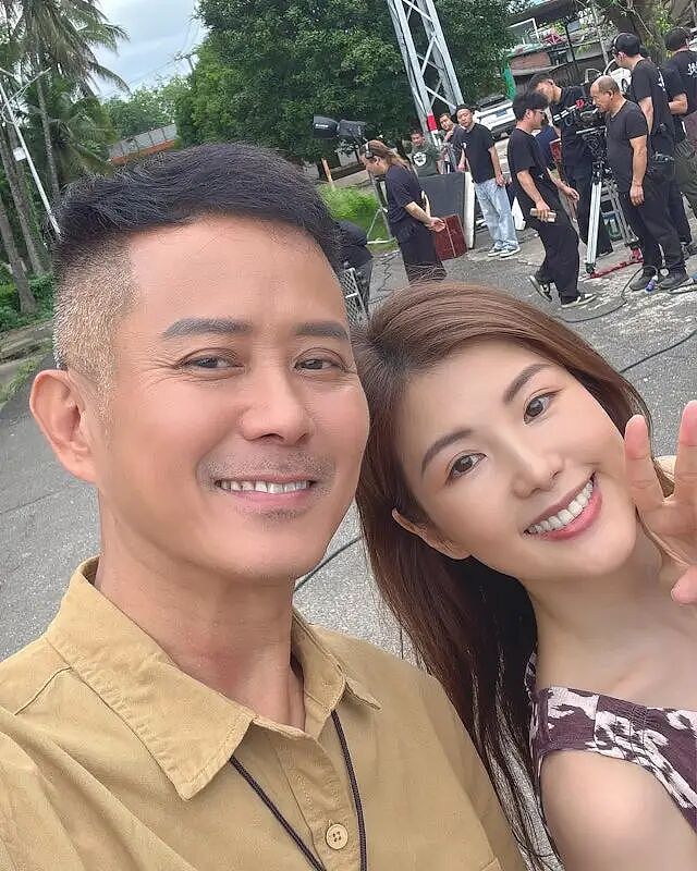 前TVB演员转战内地发展被嘲死茄喱啡,罕晒26年前结婚照,感谢太太一直包容(组图) - 3