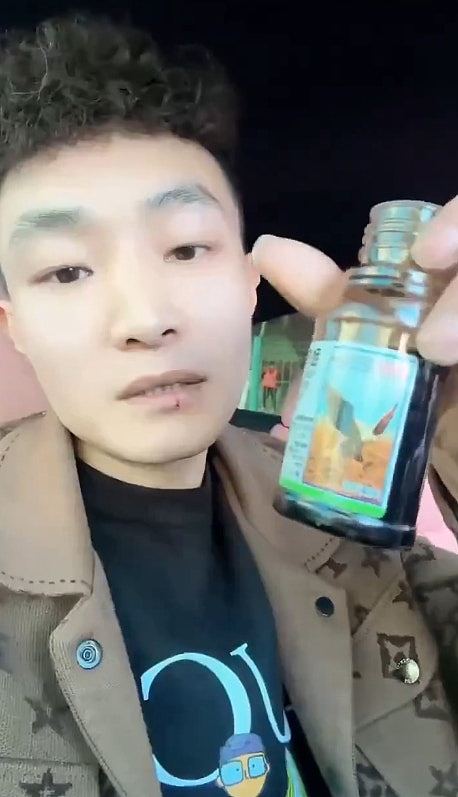 湖南烟花店主死控官员饮农药不治！知情人：经营许可证被卡（组图） - 2