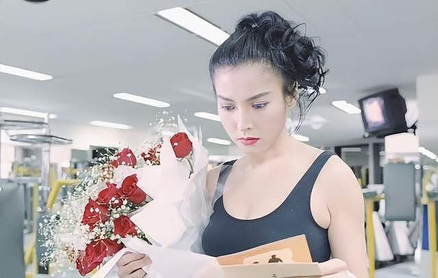 港圈女神女儿恋情大曝光！李丽珍女儿恋政二代，钟丽缇女儿太豪放（组图） - 12