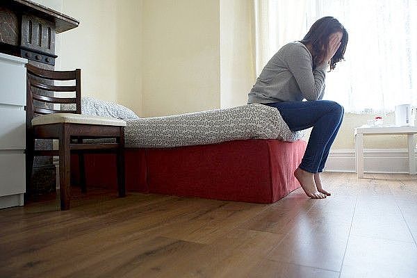 求爱被拒!中国籍准博士闯房性侵未遂,判鞭3下再关6年半(图) - 1