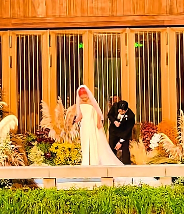 刘欢女儿刚刚完婚,随即全家就遭网友怒骂(组图) - 1