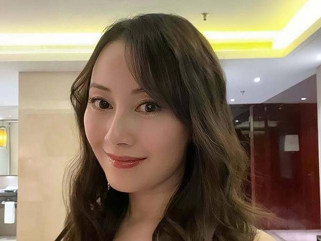 香港知名女星否认隆胸,曝有多位富豪开价包养(组图) - 3