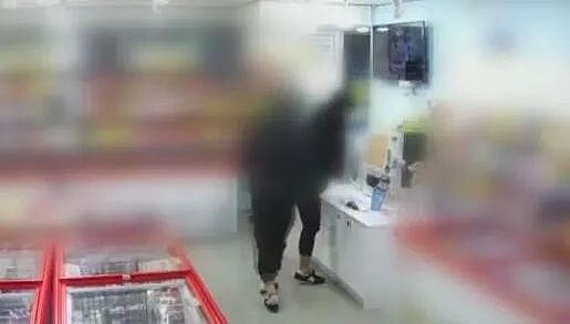18岁少女偷拿无人商店冰激凌，老板公开监控后，她羞愧难当，为这24元自杀了...（组图） - 7