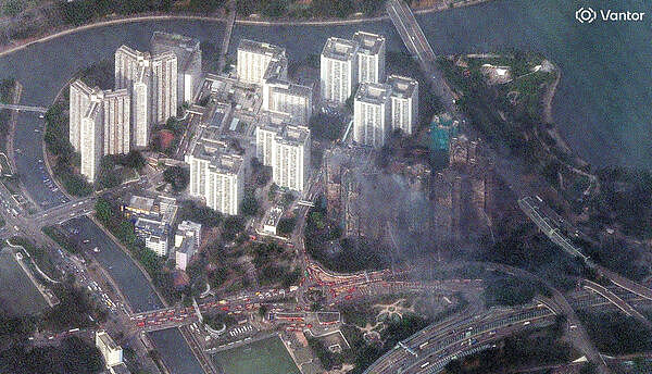 网传宏福苑灾前楼内“监视器画面”！热心男急狂按火警铃无反应（组图） - 5