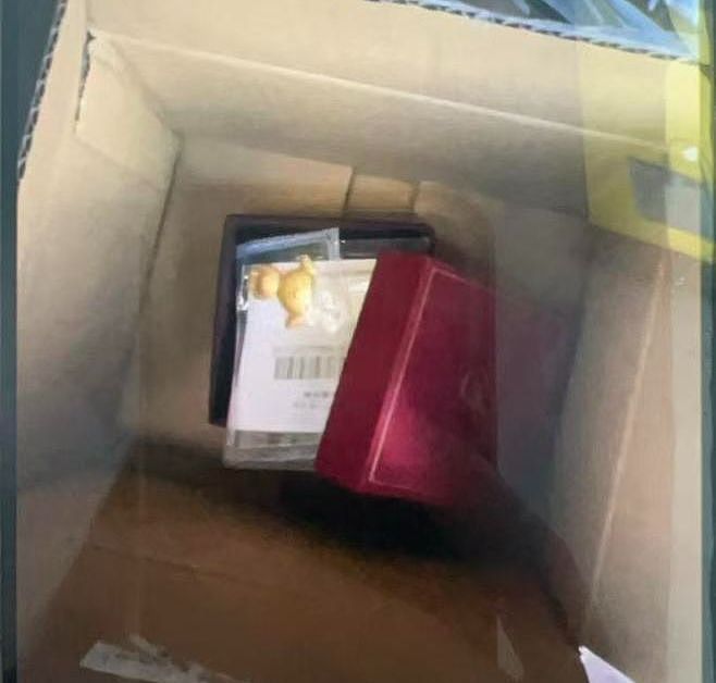 浙江一女子网购金条竟收到空箱，快递公司回应：警方介入调查（组图） - 2