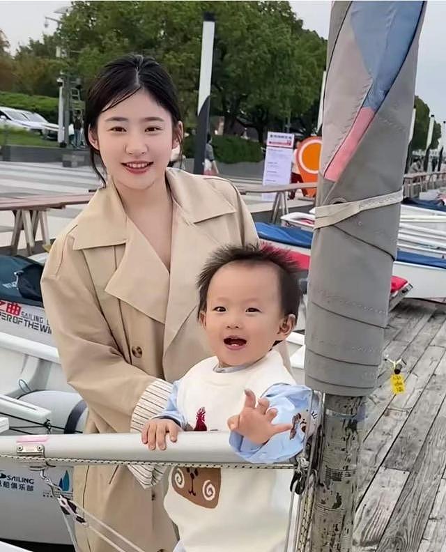 钱赚够了不装了？官宣男友、被传怀孕的黄一鸣，没给王思聪留体面（组图） - 8