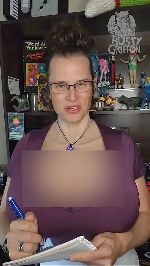 看不懂！男老师隆胸、戴假肚子假装怀孕？却坚称仍是男人，只是爱好特殊（组图） - 1