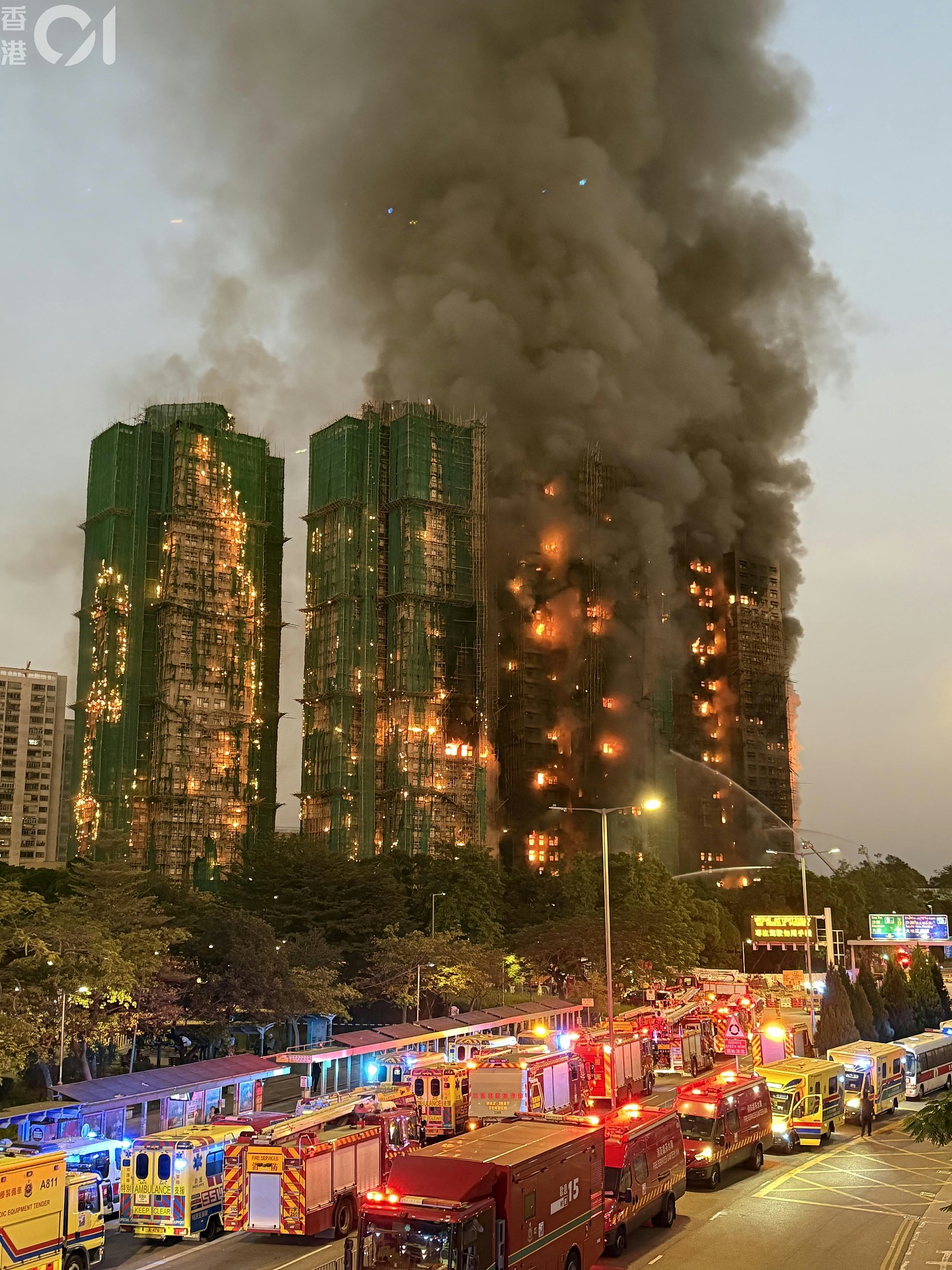 台网红八炯：香港大火事件“两三小时仅一辆消防车”言论惹怒网民（组图） - 6