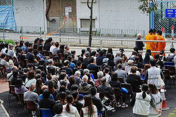 宏福苑大火增至156人亡,遗体照疯传!港警急喊:不要再散布(组图) - 3